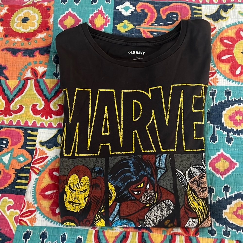 mens XL old navy ss tshirt marvel